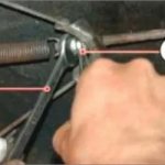 Как натянуть ручник на ниве шевроле?