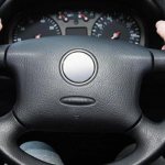 машину тянет влево после замены колес